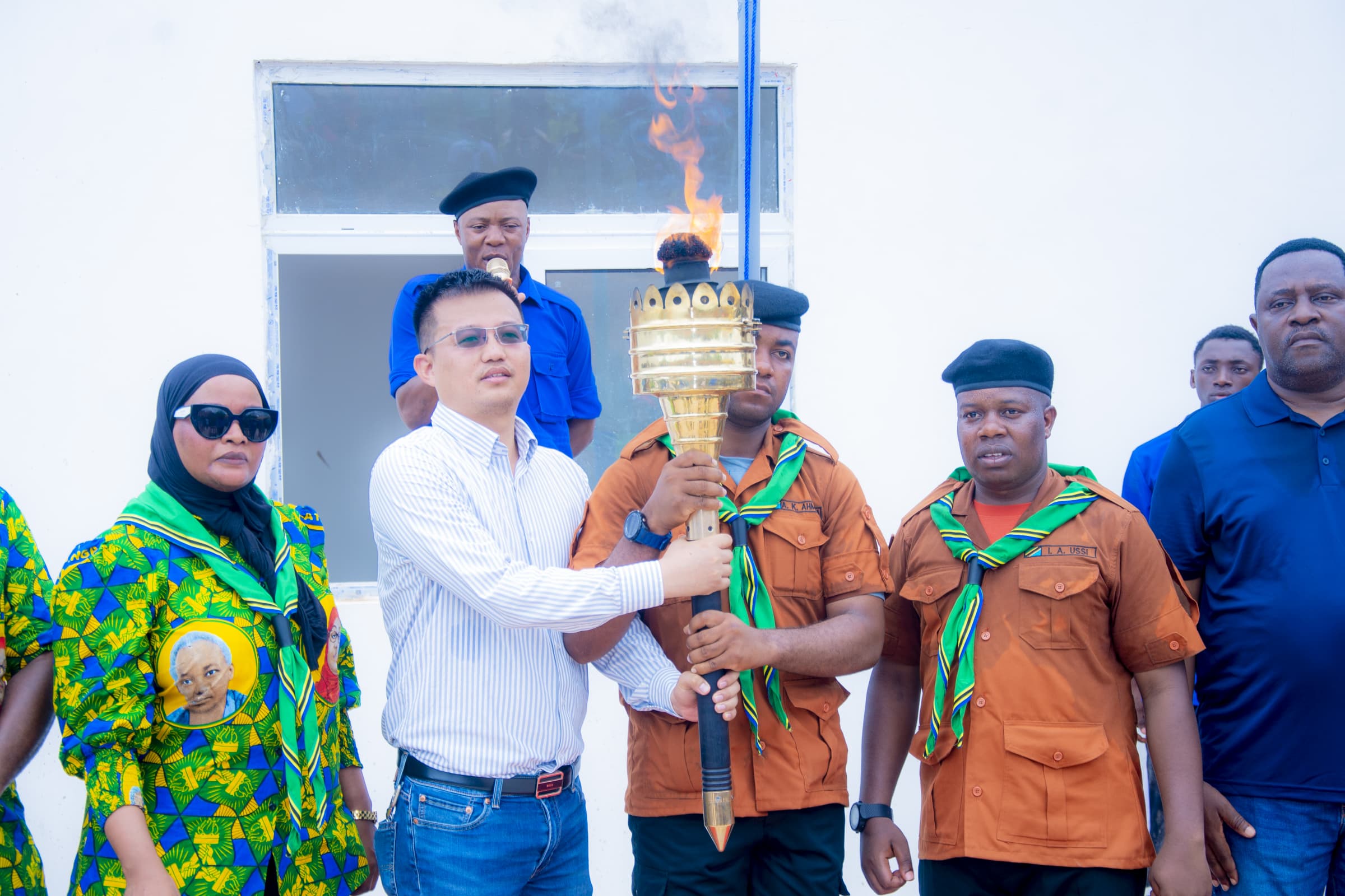Globalization｜Uhuru Torch Race Enters Twyford Tanzania Glass